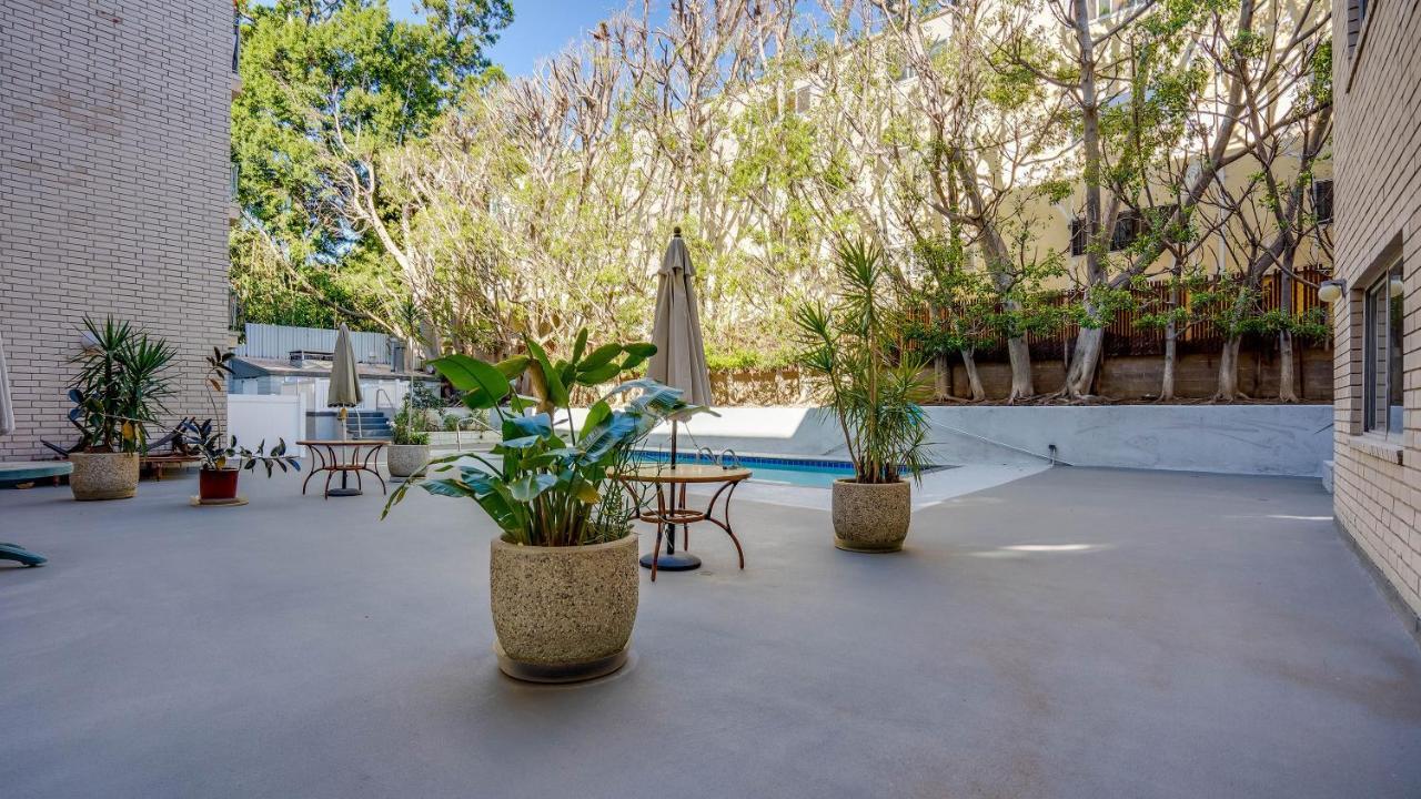 Apartment Hollywood 2 Bedroom *